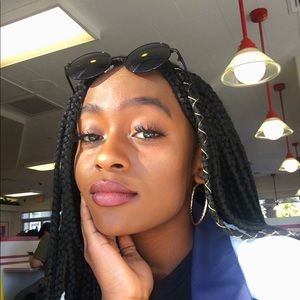 Meet your Posher, Nivea